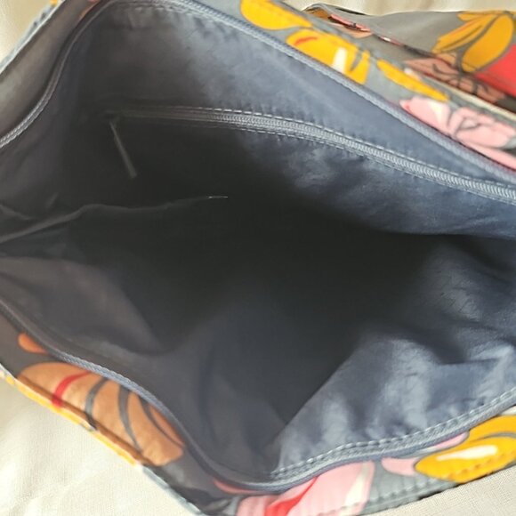 New Vera Bradley in retired COASTAL PARADISE TRIO ZIP Hipster Cross-body bag - Picture 5 of 5